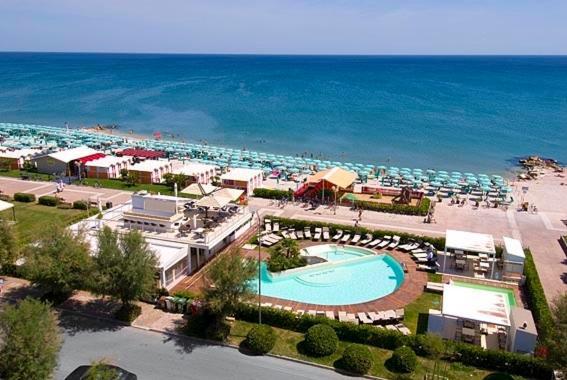 Hotel Continental Фано Экстерьер фото